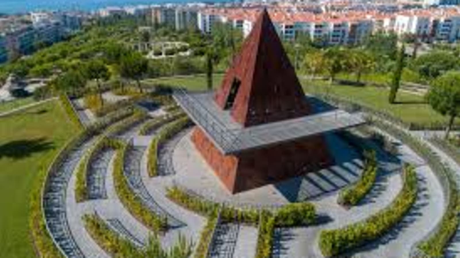 Parque dos Poetas - Imagem 1