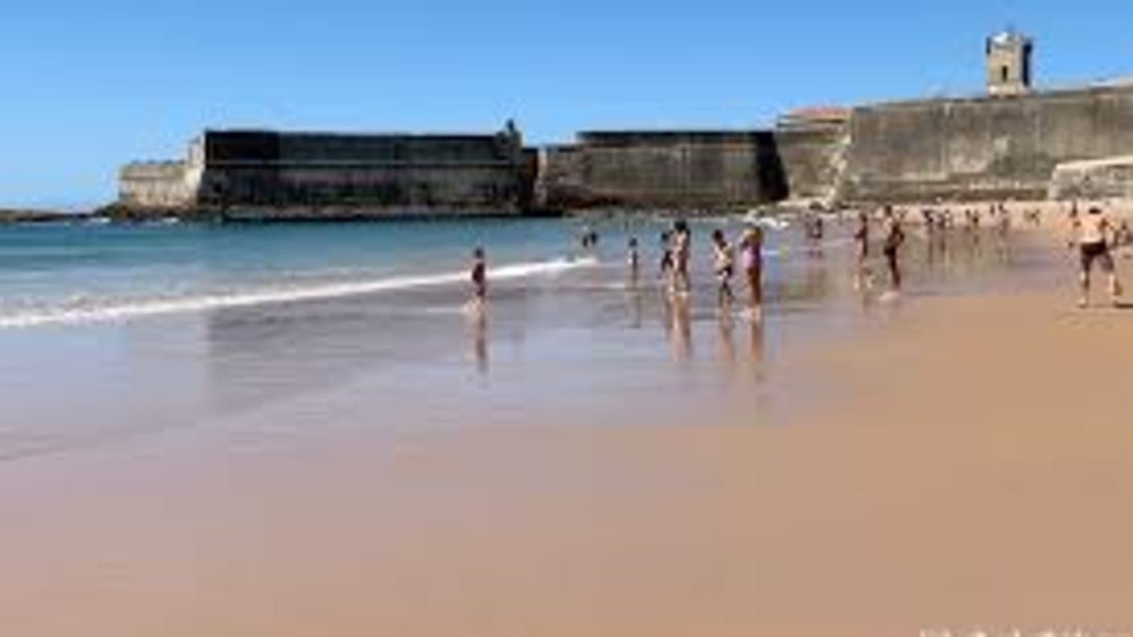 Praia da Torre - Imagem 1